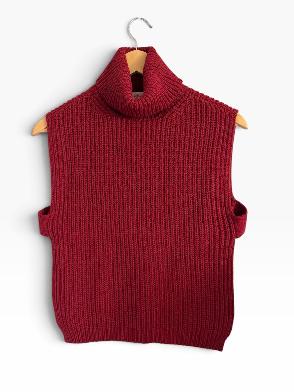 StilEstro Made in Italy Red Turtleneck Sweater Vest – Wool & Alpaca Blend
